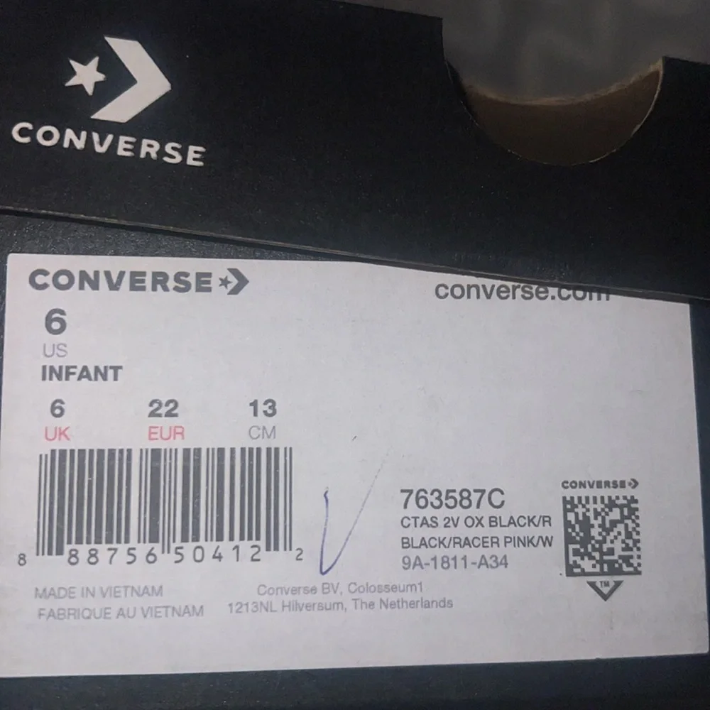 Converse Chuck Taylor All Star 2v Low Top Sneaker | Pretty Strong | NEW in BOX💕